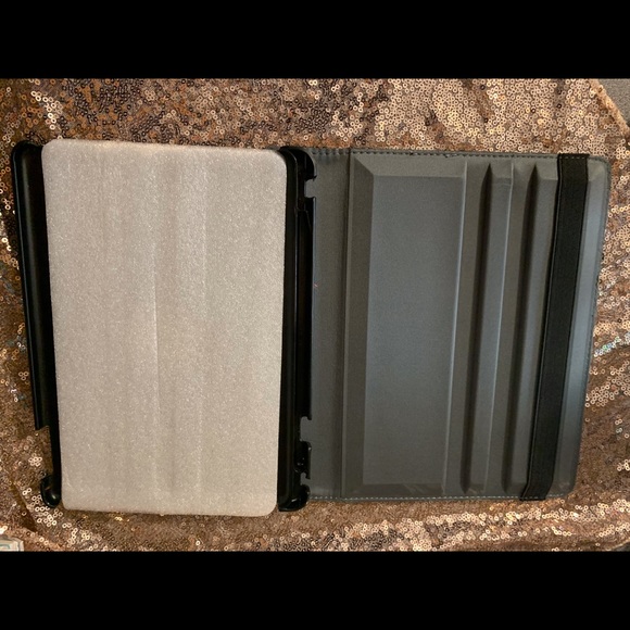 iPad case - Picture 6 of 8